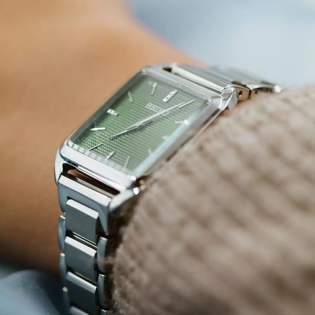 Bilde nummer 2 av Seiko, Basic dameklokke med stållenke