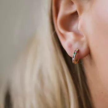 Bilde nummer 3 av Pan Jewelry, Øreringer i forgylt sølv med zirkonia i mulitfarget