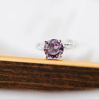 Bilde nummer 3 av Pan Jewelry Drops, Ring i 585 hvitt gull med syntetisk Alexandritt