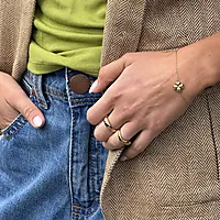 Bilde nummer 7 av Lucky armbånd i forgylt stål med firkløver