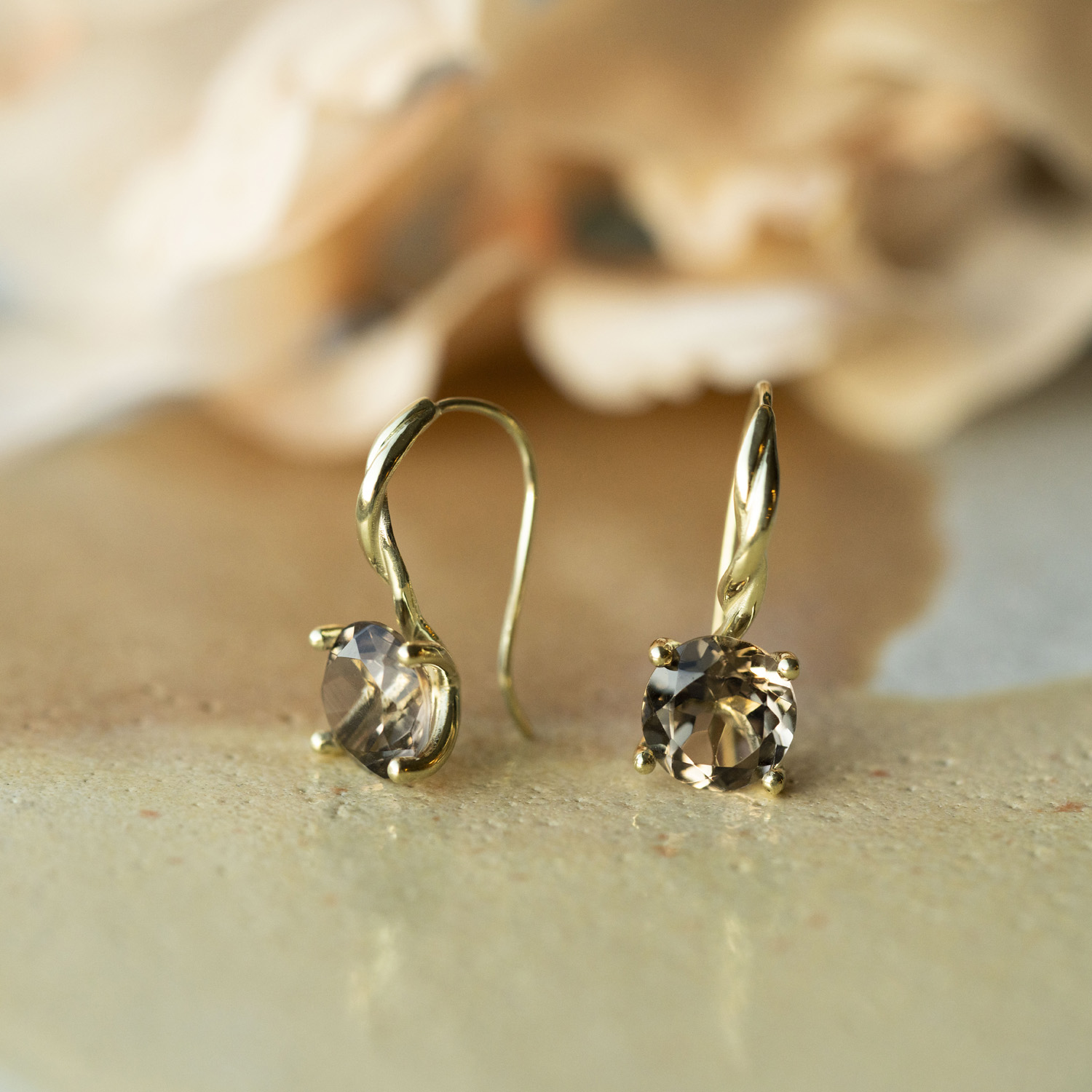 Bilde nummer 4 av Pan Jewelry Drops, Øredobber i 585 gult gull med Røykkvarts
