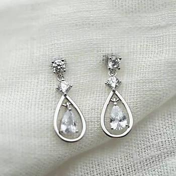 Bilde nummer 3 av Pan Jewelry, Øredobber i 925 sølv med zirkonia