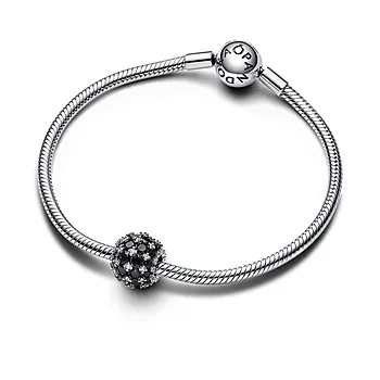 Bilde nummer 4 av Pandora Moments, Charm i 925 sølv og svart farge