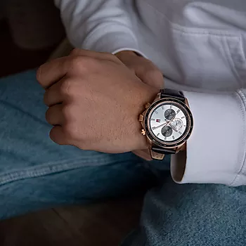 Bilde nummer 4 av Tommy Hilfiger, Miles herreklokke med rosèfarget stålkasse og sort skinnrem