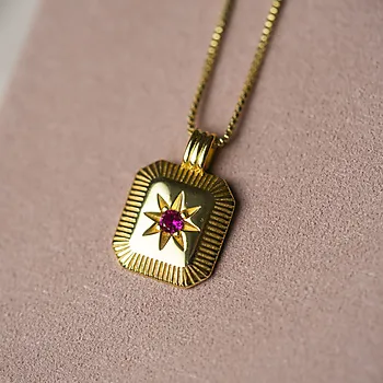 Bilde nummer 3 av Janne Formoe by Pan Jewelry, Smykke i forgylt 925 sølv med rosa zirkonia