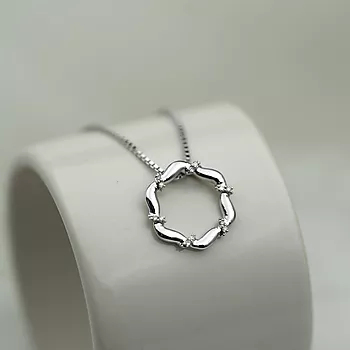 Bilde nummer 3 av Pan Jewelry, Anheng i 585 hvitt gull med diamanter 0,03 ct og sirkel