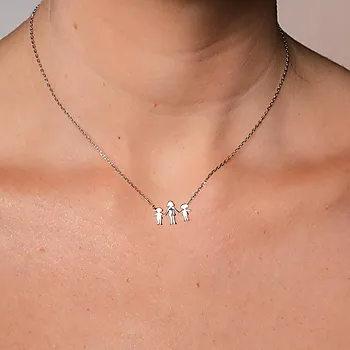 Bilde nummer 2 av Familiesmykke i 925 sølv med mor og to døtre