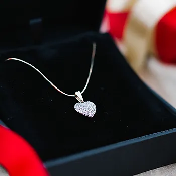 Bilde nummer 3 av Clara diamantsmykke i 375 hvitt gull 0,25 ct