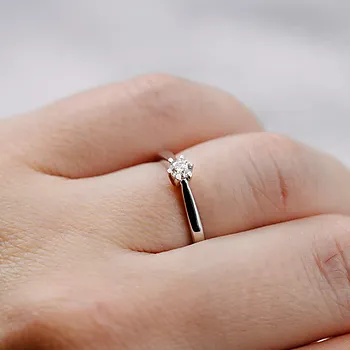 Bilde nummer 3 av Olivia diamantring i 585 hvitt gull 0,20 ct
