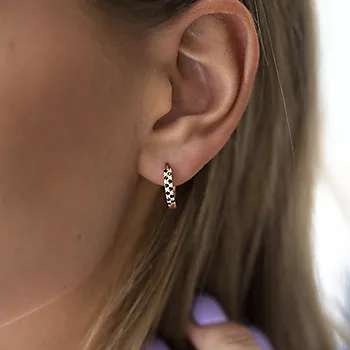Bilde nummer 4 av Pan Jewelry, Øreringer i 585 gult gull med sorte zirkonia