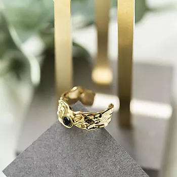 Bilde nummer 4 av Stone ring i 925 forgylt sølv med sort zirkonia
