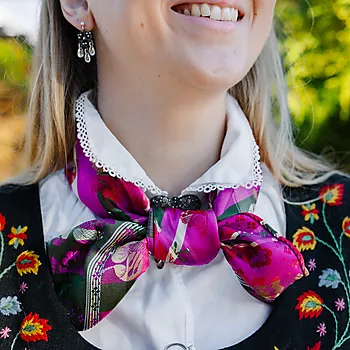 Bilde nummer 2 av Tyrihans, Gabriella silkeskjerf i 100% silke