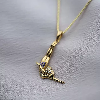 Bilde nummer 4 av Janne Formoe by Pan Jewelry, Smykke i 925 forgylt sølv med zirkonia og dame som satser