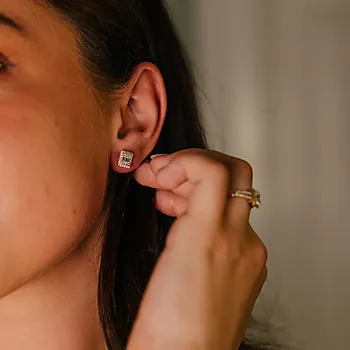 Bilde nummer 3 av Elizabeth diamantøredobber i 585 gult gull 0,50 ct