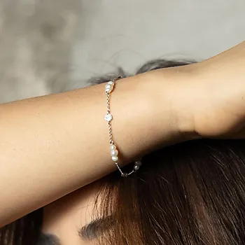 Bilde nummer 3 av Fairy armbånd i 925 sølv med ferskvannsperler