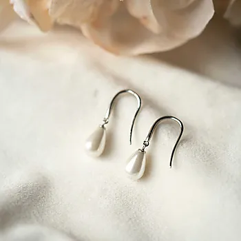 Bilde nummer 4 av Pan Jewelry, Øredobber i 925 sølv med perlemor