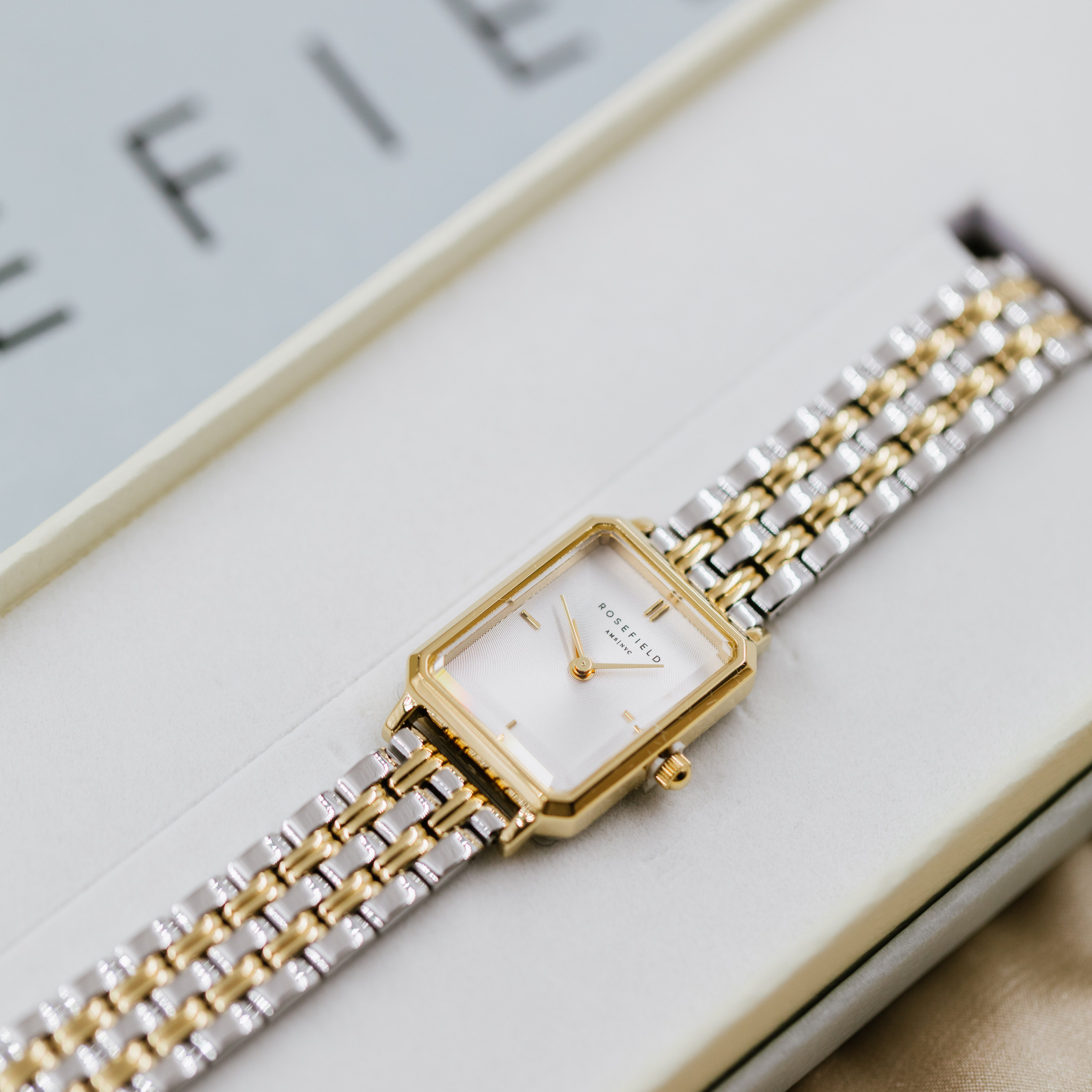 Bilde nummer 3 av Rosefield, The Heirloom dameklokke med to farget lenke