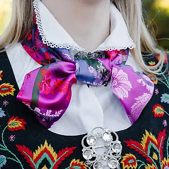 Bilde nummer 2 av Herborg silkeskjerf i 100% silke