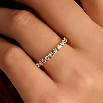 Bilde nummer 2 av Ring i 925 forgylt sølv med zirkona