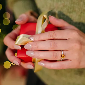 Bilde nummer 2 av Aurora diamantring i 585 gult gull med diamanter 0,10 ct og citrin