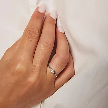 Bilde nummer 2 av Vida diamantring i 585 hvitt gull 0,30 ct