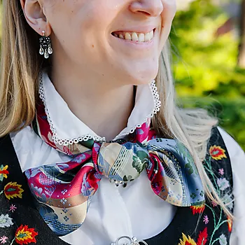 Bilde nummer 2 av Tyrihans, Gabriella silkeskjerf i 100% silke