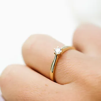 Bilde nummer 2 av Olivia diamantring i 585 gult gull 0,20 ct