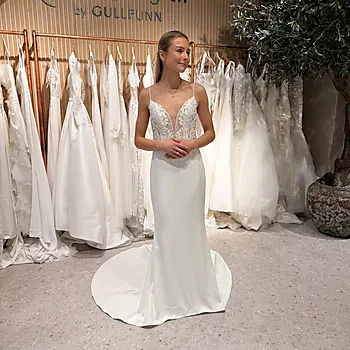 En gang til brudekjole, Justin Alexander