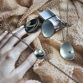 Bilde nummer 2 av Pan Jewelry, Øredobber i sølv