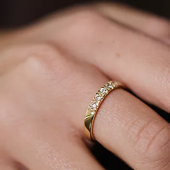 Bilde nummer 3 av Pan Jewelry, Lady alliansering i 585 gull med diamanter 0,25 ct TWSI