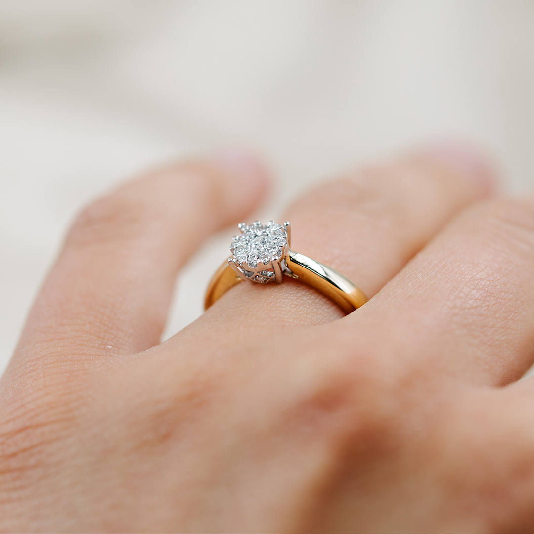 Bilde nummer 2 av Amalie diamantring i 585 gult gull 0,25 ct