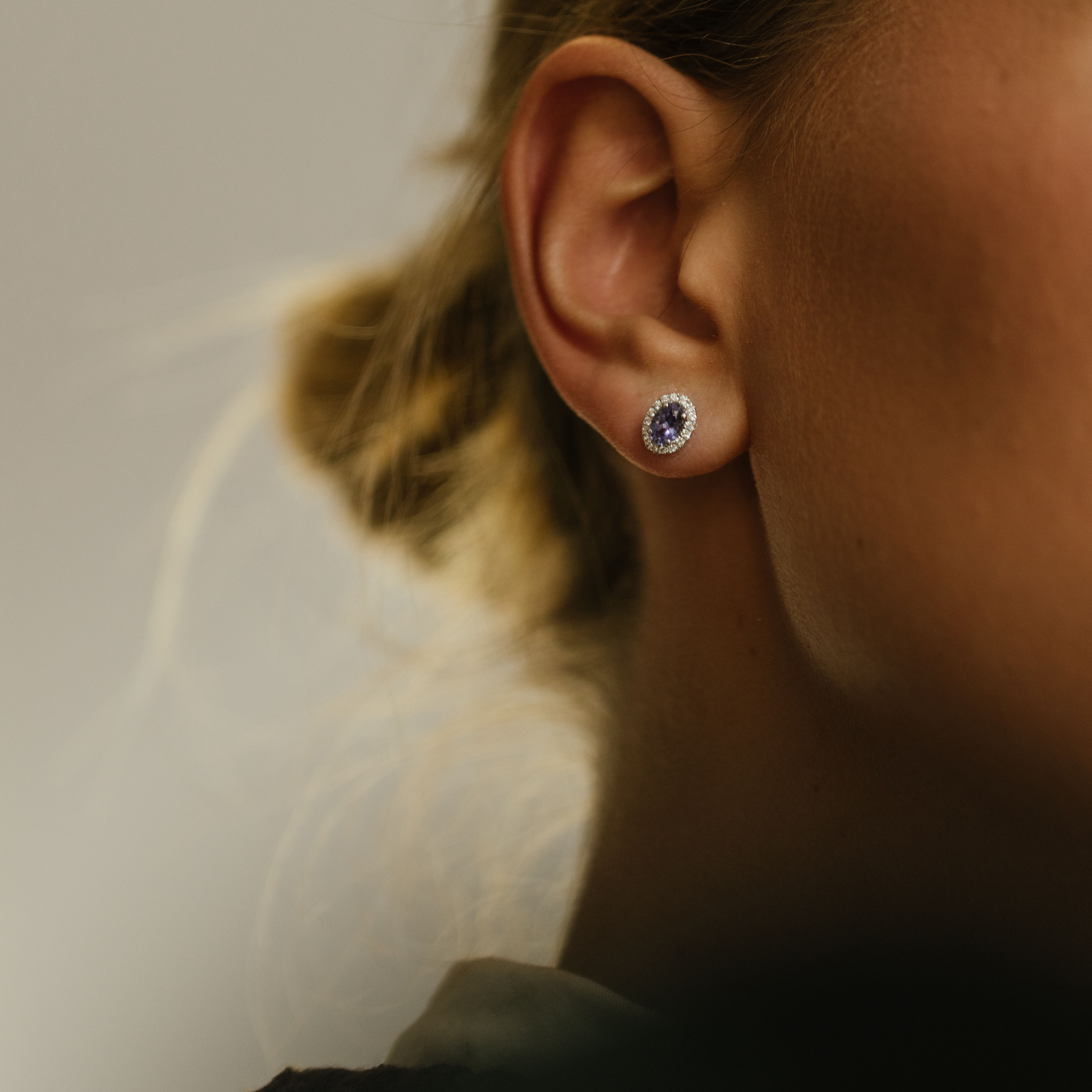 Bilde nummer 2 av Pan Jewelry, Øredobber i 585 hvitt gull med diamanter 0,17 ct og tanzanitt