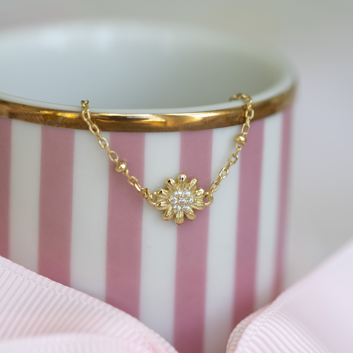 Bilde nummer 2 av Prins & Prinsesse, Armbånd til barn i forgylt 925 sølv med blomst og zirkonia