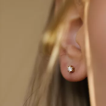 Bilde nummer 2 av Pan Jewelry, Isabella enstensøredobber i 585 gult gull 0,16 ct