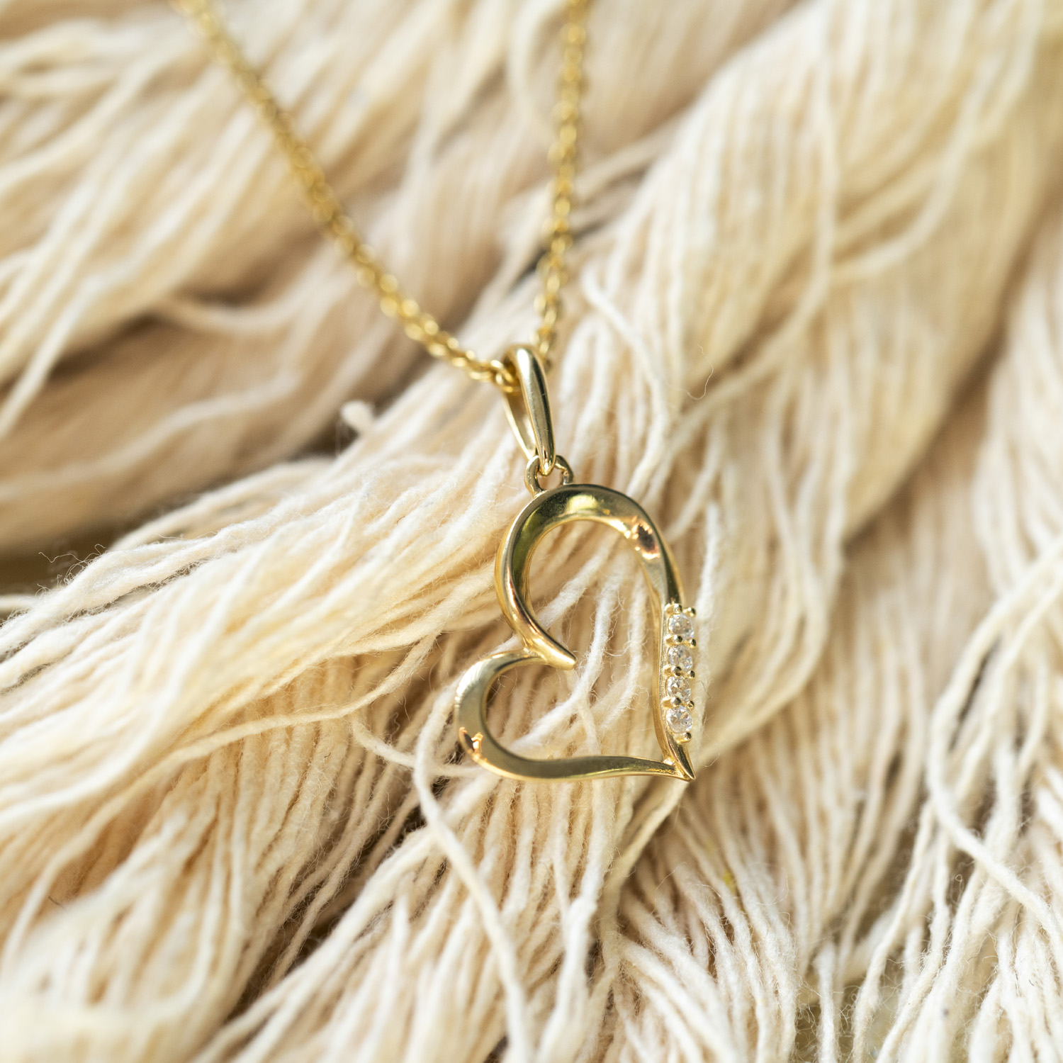 Bilde nummer 3 av Pan Jewelry, Anheng i 585 gult gull med hjerte og zirkonia