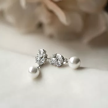 Bilde nummer 4 av Pan Jewelry, Øredobber i sølv med perlemor og zirkonia