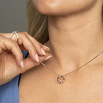 Bilde nummer 2 av Pan Jewelry, Bølge smykke i 925 rhodinert sølv