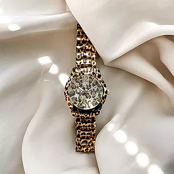 Bilde nummer 3 av Guess, Sport dameklokke med stållenke og leopardmønster