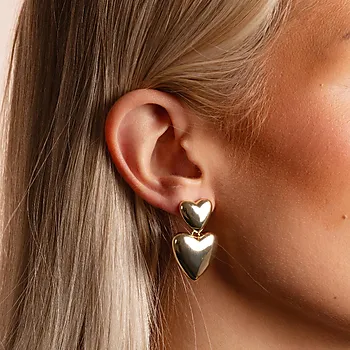 Bilde nummer 2 av Cute øredobber i forgylt messing med hjerter