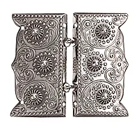 Beltespenne i 830 oksidert sølv med kruser