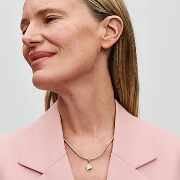 Bilde nummer 2 av Pandora Moments, Charm i 925 sølv med hvit rose og blad