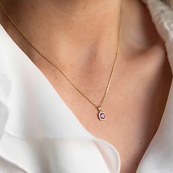 Bilde nummer 2 av Diamantanheng i 585 gult gull med rosa turmalin