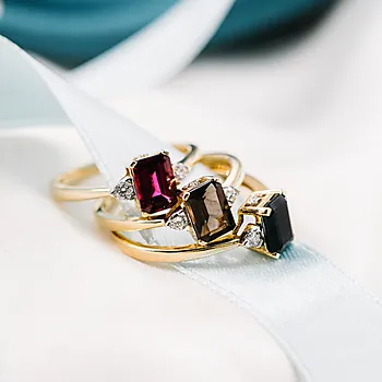 Bilde nummer 4 av Michelle diamantring i 585 gult gull 0,10 ct med røykkvarts