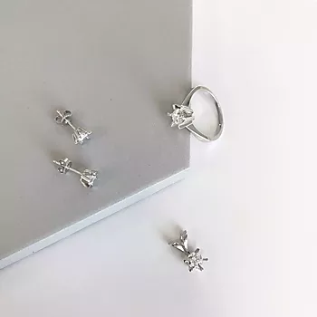 Bilde nummer 3 av Pan Jewelry, Isabella enstensanheng i 585 hvitt gull 0,10 ct