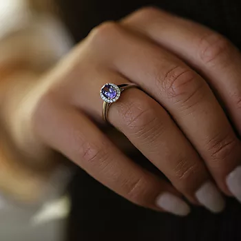 Bilde nummer 3 av Pan Jewelry, Ring i 585 hvitt gull med diamanter 0,12 ct og tanzanitt