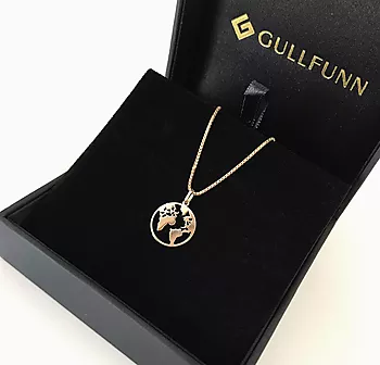 Bilde nummer 3 av Pan Jewelry, Anheng i 585 gult gull med verdenskart