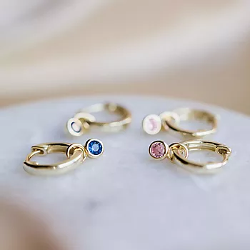 Bilde nummer 2 av Pan Jewelry, Øreringer i 925 forgylt sølv med blå zirkonia