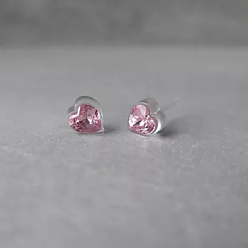 Bilde nummer 3 av Blomdahl, Øredobber i medisinsk plast med lysrosa Swarovski krystaller