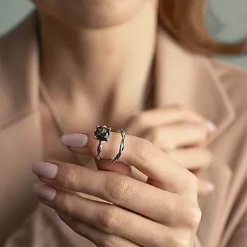 Bilde nummer 2 av Pan Jewelry Drops, Ring i 585 hvitt gull med Røykkvarts