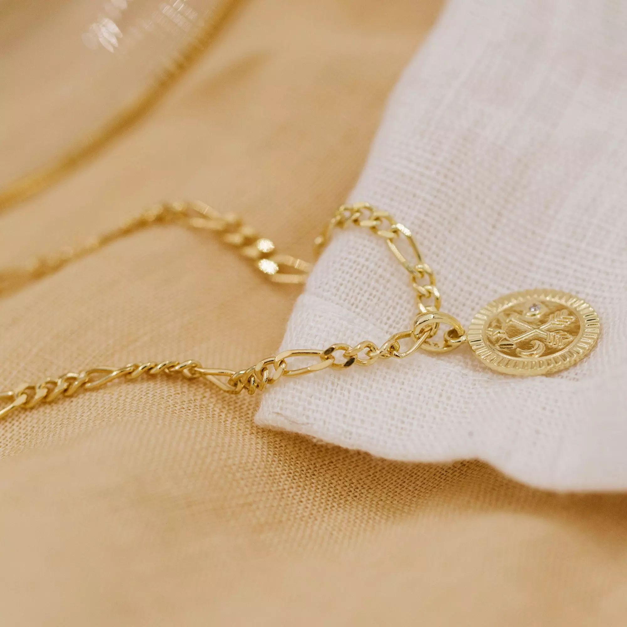 Bilde nummer 4 av Janne Formoe by Pan Jewelry, Armbånd i 925 forgylt sølv med zirkonia